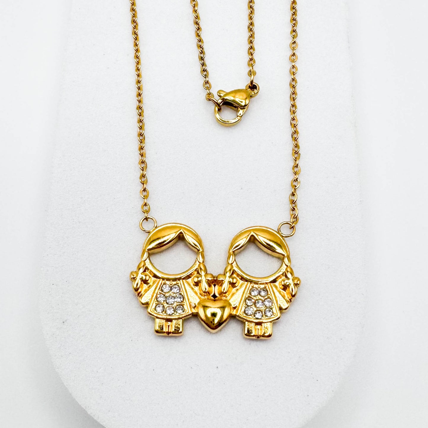2 GIRLS PENDANT NECKLACE | 18K Gold Plated